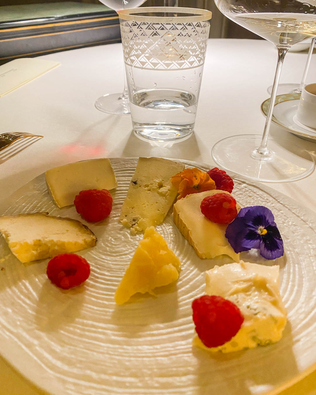 essense magazine cracco milano